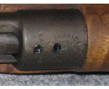 :homer: CETMETON, FR-8 calibre .308 Winchester
Lleva dos agujeros con tape a rosca para carril.(FOTO).
Se 140