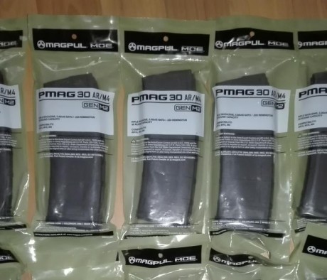 Todas las partes son de DPMS Panther Arms.
-Culata tipo M4 con tubo comspec.
-End plate para culata.
-Guardamanos.
-Arco 60