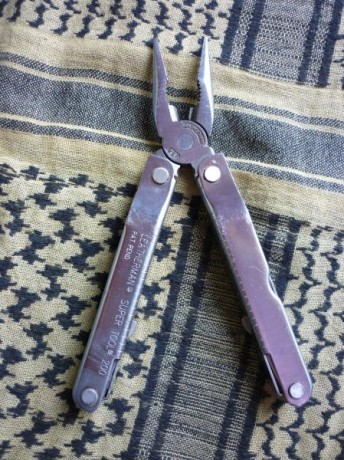 Vendo esta multiherramienta de la casa americana, posiblemente uno de los 3 mejores productos que ha fabricado 01