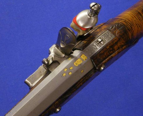 Voy a colocar unas fotos de un arma larga alemana de llave de mecha del siglo XVI. 132