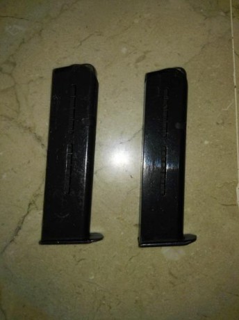 Vendo estos dos cargadores, son del calibre 9 mmC (9 corto), en principio no sé ahora mismo a que arma 00