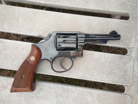  
Un gran amigo vende el siguiente Revolver.

Revolver Smith & Wesson Calibre 38  250 Euros .

Esta 00