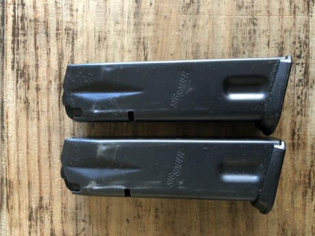 Vendo dos cargadores SIG SAUER de 13 tiros de 9mm para la 228
Precio puestos en casa en Peninsula 65 euros. 02