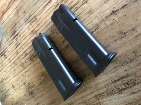 Vendo dos cargadores SIG SAUER de 13 tiros de 9mm para la 228
Precio puestos en casa en Peninsula 65 euros. 00