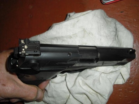 Vendo pistola Walther P 88, 9 PB, el precio son 300€ mas portes si los hubiera.
Si queréis contactar más 00