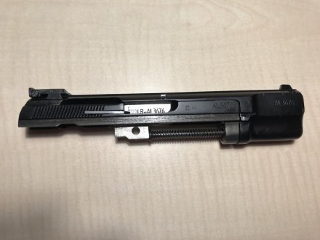 Se vende pistola CZ 75B del año 94 de 9 mm Pb con carro Kadett del calibre 22 lr y cañón extra de 6 pulgadas 11