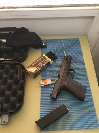 Vendo Glock 17 GEN 4 modelo FS.
El arma está en perfectísimo estado como se puede apreciar en las fotos.
Tiene 02