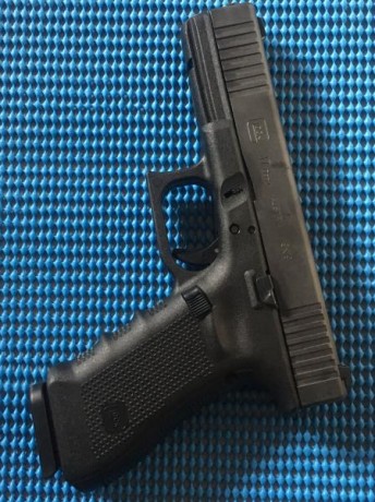 Vendo Glock 17 GEN 4 modelo FS.
El arma está en perfectísimo estado como se puede apreciar en las fotos.
Tiene 01