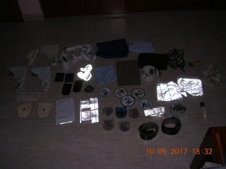 Vendo lote de Policía Militar, todo en perfecto estado, 100 euros gastos de envío, en península por mensajeria 02