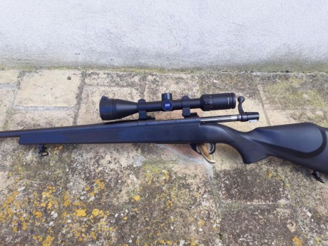Se vende weatherby vanguard  con monturas fijas de pulgada en calibre 243 .
 
Portes cuenta comprador. 01