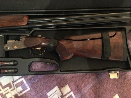 Vendo beretta 682 gold e trap de 76 cm de caño con 1*y 2* fijas. Culata regulable. Maletin original beretta. 01