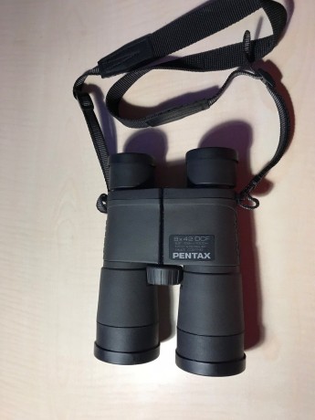 Se vende prismáticos Pentax 8x42 DCF 62 108m/1000m 17 mm EYE RELIEF MULTI COATING, junto con su funda 02