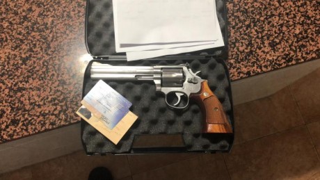 Vendo o cambio revolver smith and wesson 686 357 magnum. El precio es de 350€ cambiaria por calibre 22 00