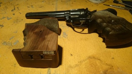   Vendido  

            Revolver Astra mach 38 especial 130 € cacha anatómica  pasta, 60 € cacha anatómica 00