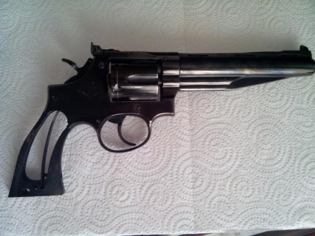 Tengo unas cachas anatomicas originales del revolver Llama Olimpico son de diestro y yo zurdo, por eso 20