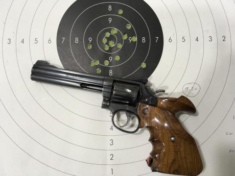 Ayer probé este impresionante revólver por primera vez y quedé impresionado de su precisión, ya había 00