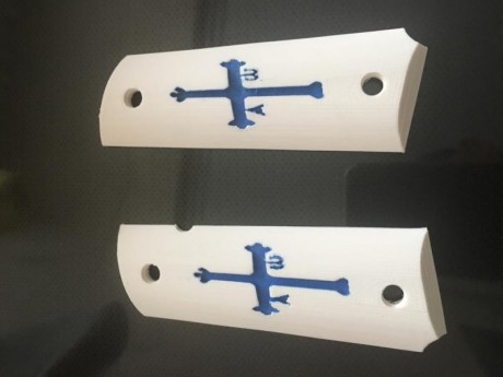 Cachas para 1911 se pueden hacer con diferentes colores y logos 
  Aclaro de momento tememos unos cuantos 52