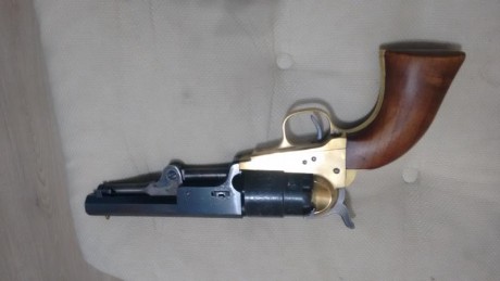 Vendo revolver marca San Marcos, calibre 44 ,cuatro pulgadas aproximadamente, guiado en AE, apenas lo 01