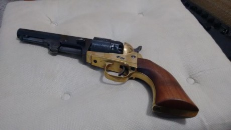 Vendo revolver marca San Marcos, calibre 44 ,cuatro pulgadas aproximadamente, guiado en AE, apenas lo 12
