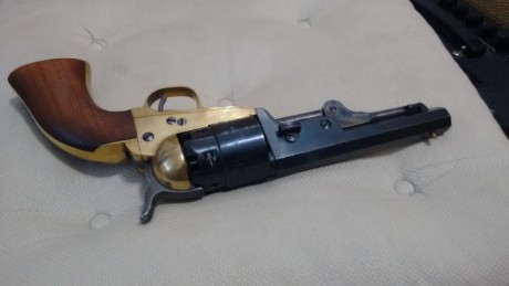 Vendo revolver marca San Marcos, calibre 44 ,cuatro pulgadas aproximadamente, guiado en AE, apenas lo 50
