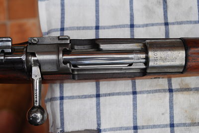 Calibre 7x57. Buen estado de conservación, acción y cerrojo misma numeración exceptuando el seguro que 00