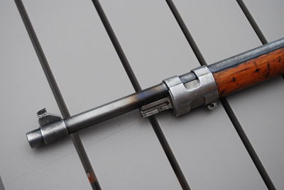 Calibre 7x57. Buen estado de conservación, acción y cerrojo misma numeración exceptuando el seguro que 11