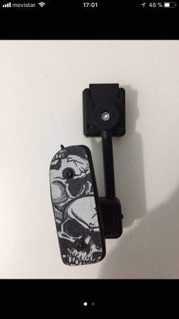 Lo que se ve en las fotos más dos muelles cinturón funda y porta cargadores no tienen ni 100 tiros esta 21