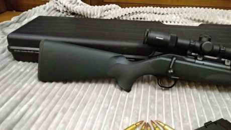 Blaser R8 modelo profesional,culata sintética en color verde antracita,gatillo extraíble no fijo,cañón 02