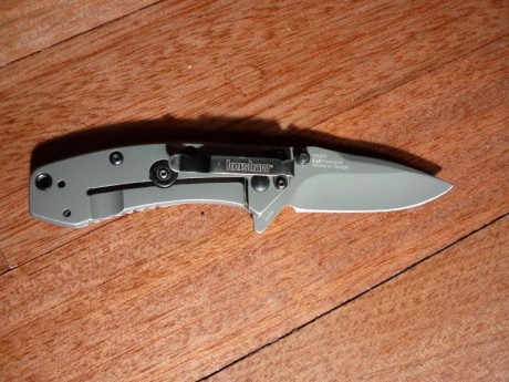 Vendo esta estupenda navaja fabricada por el diseñador Rick Hinderer, famoso pos sus colaboraciones con 00