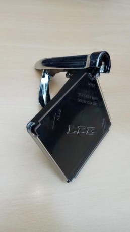 Se vende sin apenas uso, empistonador manual de la Marca LEE con el shell Holder para calibre 308w y 9mm,
con 00