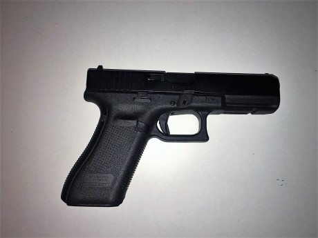 Pues eso, vendo Glock 17 Gen 5. apenas dos meses conmigo, y habré realizado unos 200 disparos.

Su precio, 00