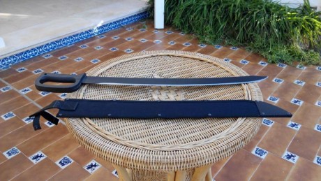 Vendo machete Cold Steel Cutlass nuevo a estrenar.

Hoja: Acero al carbono 1055 de 61 cm de longitud. 00