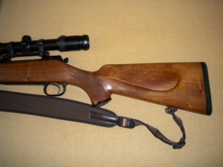 un amigo vende un rifle máuser m03 calibre 8x68s con monturas máuser de anillas 30mm y visor zeiss diavari 01