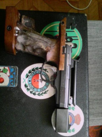 Hola, por problemas de salud vendo esta magnifica pistola marca Unique mod. DES 69 U del año 1980. La 01