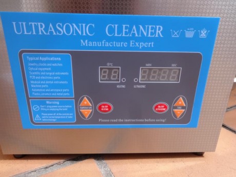   Limpiador por ultrasonidos profesional.  
 -6 litros de capacidad. 
-Programador digital hasta 99 minutos 01