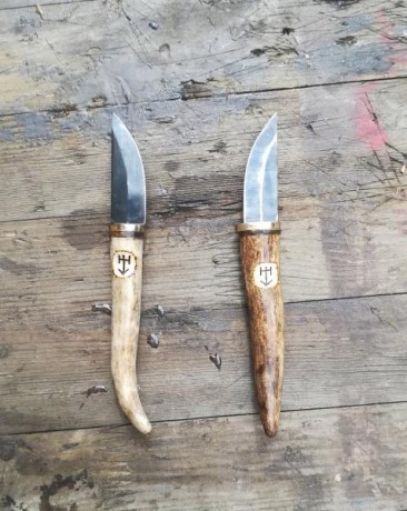 Hola. Tenía yo ganas de meterle mano a las hojas Lauri en 4,2 cm, esas de cuchillo de cuello o de bolsillo. 12