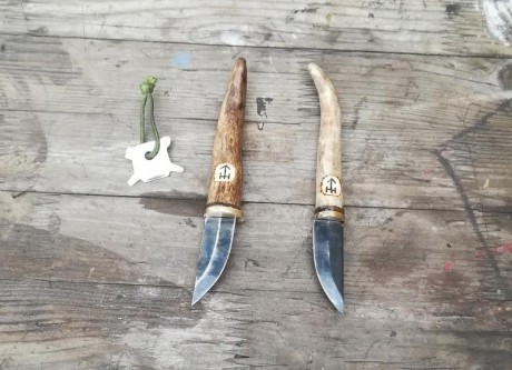 Hola. Tenía yo ganas de meterle mano a las hojas Lauri en 4,2 cm, esas de cuchillo de cuello o de bolsillo. 10