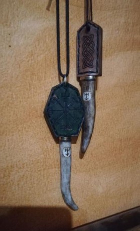 Hola. Tenía yo ganas de meterle mano a las hojas Lauri en 4,2 cm, esas de cuchillo de cuello o de bolsillo. 31
