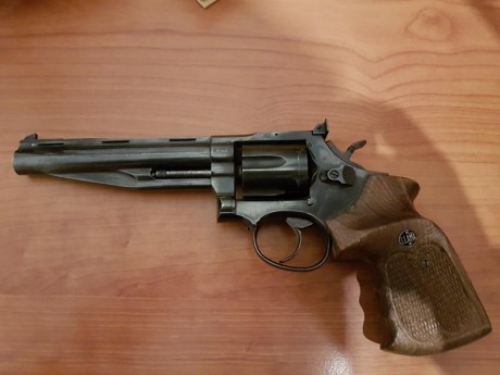 Se vende revolver llama comanche de 6", calibre 38 spl, bien cuidado, guiado en F, precio 150 euros 02
