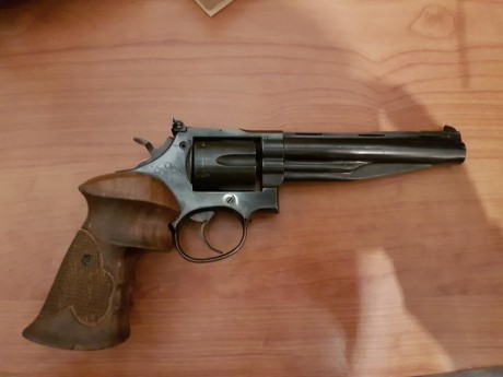 Se vende revolver llama comanche de 6", calibre 38 spl, bien cuidado, guiado en F, precio 150 euros 01