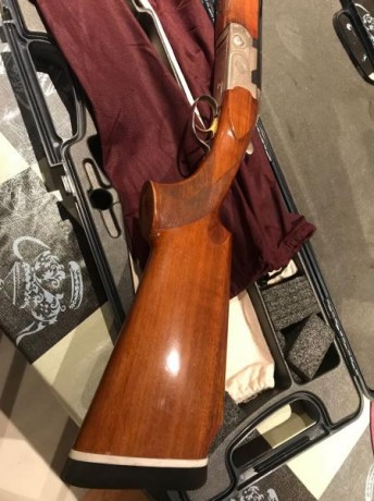 Un compañero vende esta escopeta de plato, beretta 686 silver pigeon trap.
Cañones de 76 cms, acabado 11