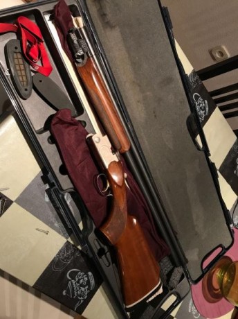 Un compañero vende esta escopeta de plato, beretta 686 silver pigeon trap.
Cañones de 76 cms, acabado 22