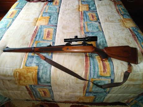 Rifle de cerrojo, marca Sako de 7mm Remington Magnum,  caja completa y monturas. visor BusHnell,  armero 00