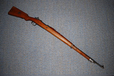 Calibre 7x57. Buen estado de conservación, acción y cerrojo misma numeración exceptuando el seguro que 40