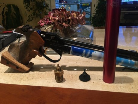 Hola vendo una morini cm162 ei de una sola pila la pistola funciona perfectamente y está impoluta la vendo 10