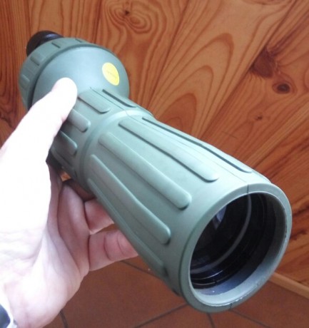 Vendo Telescopio Kowa con zoom de 11 a 33 aumentos tamaño compacto y calidad de visión superlativa, sin 01