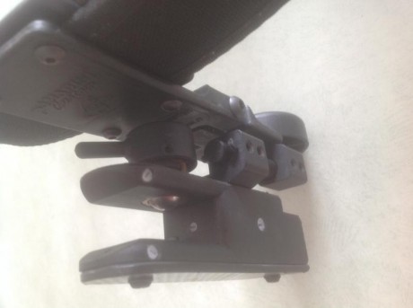 Vendo Glock 17" adaptada para IPSC con boton de extraccion ràpida.
Se vende con cinturon de IPSC 00
