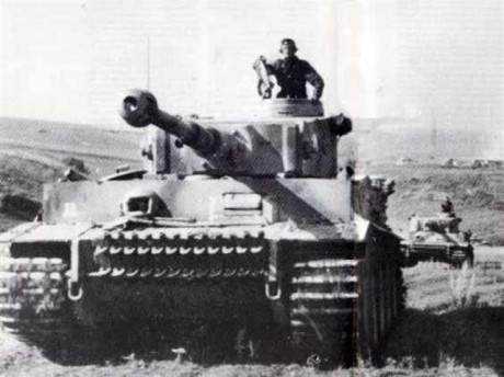 en reto 2ª GM, he empezado a hablar de las versiones de este emblematico carro aleman...darme unos dias 60