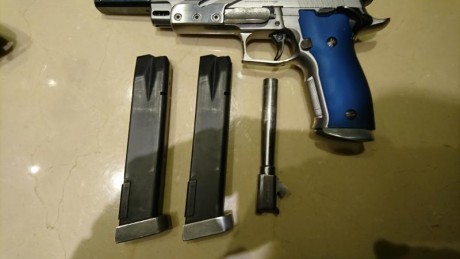 Vendo mi XFIVE de open + corredera y cañón del 40, con dos cargadores de 25, cargadores del 40, dos cañones 01