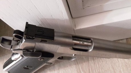 Se vende pistola paraordenence del calibre 40 de acero inoxidable con cañon briley del 9 pb, especial 21